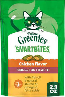 Greenies Greenies Feline Smartbites Skin & Fur Crunchy and Soft Natural Cat Treats, Chicken Flavor