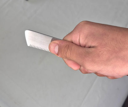 Pet Stripping Knife Right Handed (Medium)