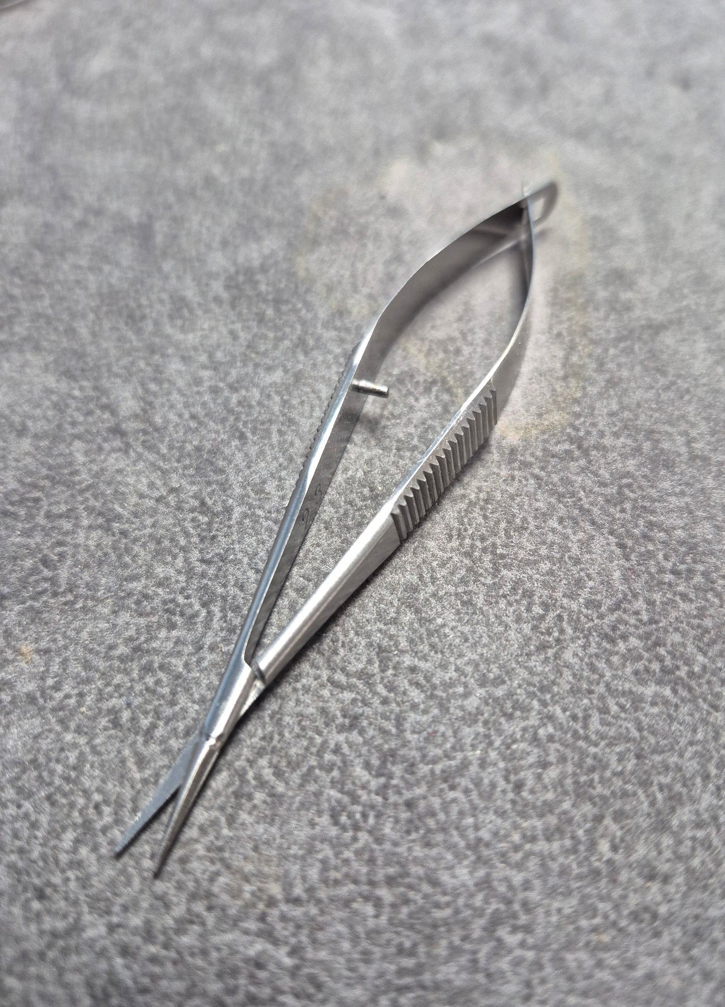Micro-scissors 3" Vannas