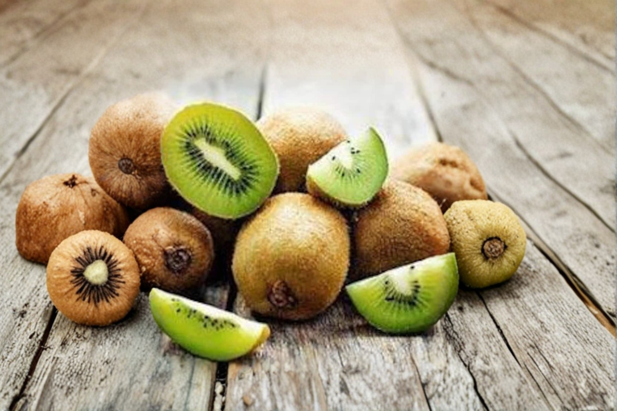 Dwarf Kiwi Seeds – Rare Actinidia Vine for Container & Outdoor Gardening, 120 Seeds