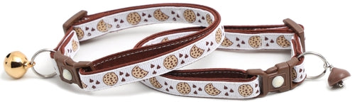 Chocolate Chip Cookies on White Cat Collar