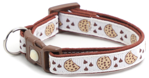 Chocolate Chip Cookies on White Cat Collar