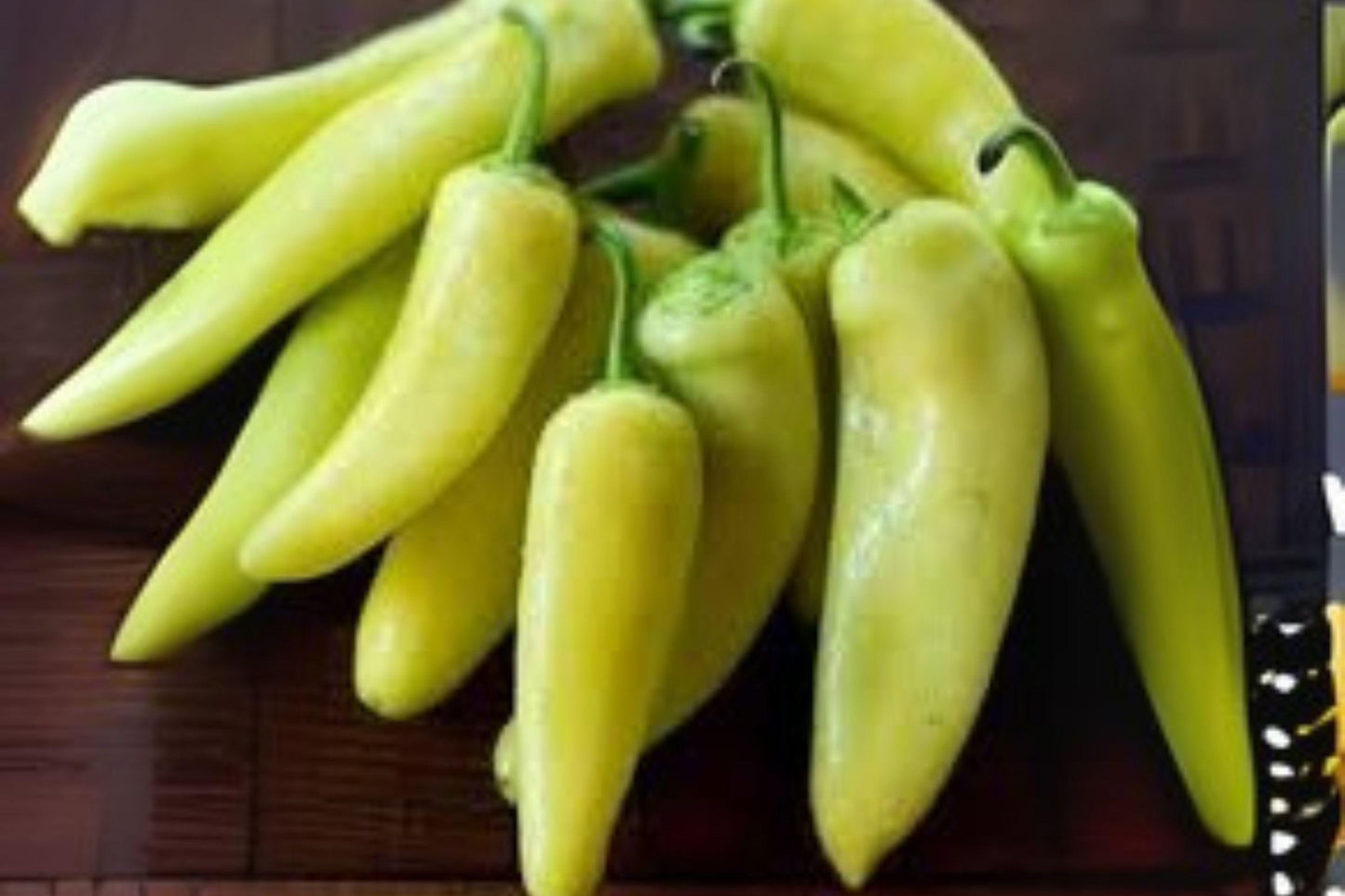 Hungarian Yellow Wax Hot Pepper Seeds – 30 Premium Capsicum annuum for Pickling, Roasting, and Stuffing