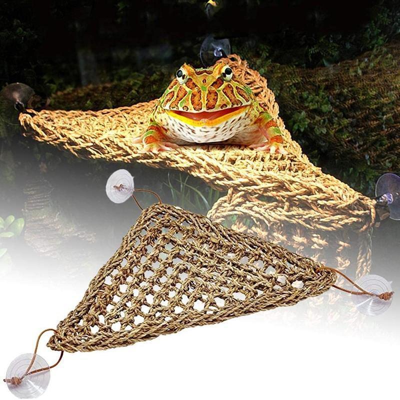 Comfortable and Natural Straw Reptile Bed Hammock for Basking and Relaxation
