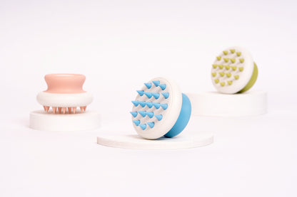 Pet Life ® 'Scwubba' Handheld Bathing Brushing and Massaging Soft Flexible Grooming Pet Comb