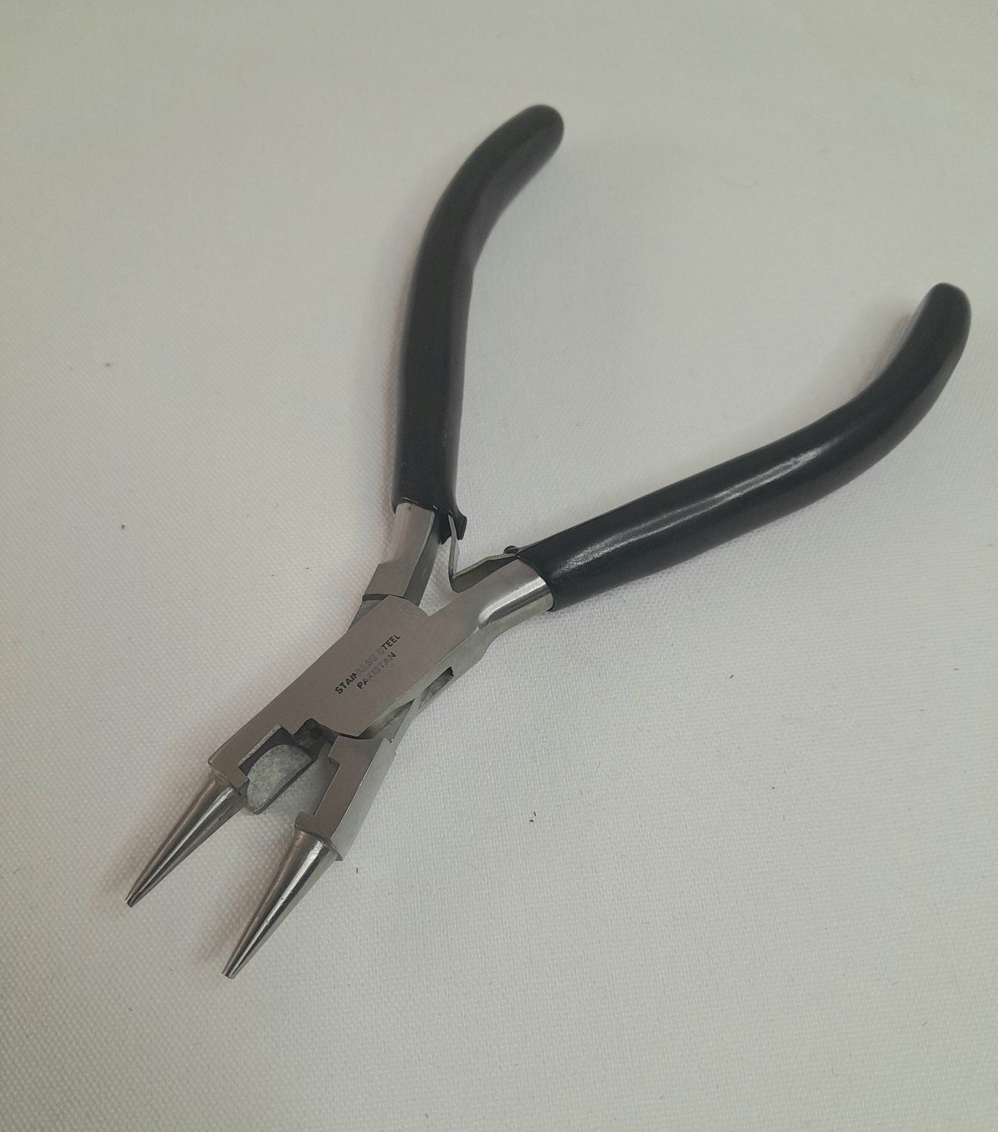Rosary plier (round nose with cutter) 5.5"